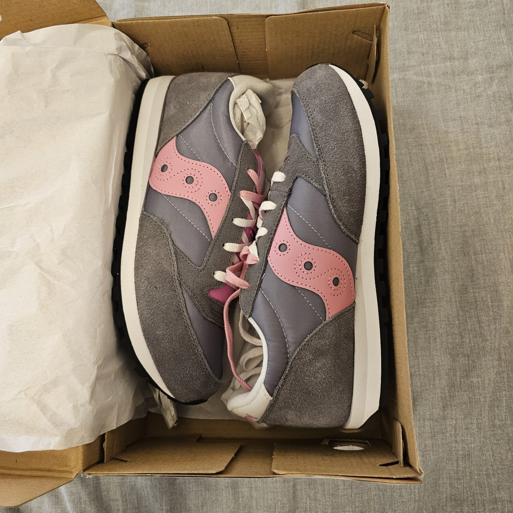 Saucony Girl's Gray and Pink Origanl Jazz Sneakers Size 6